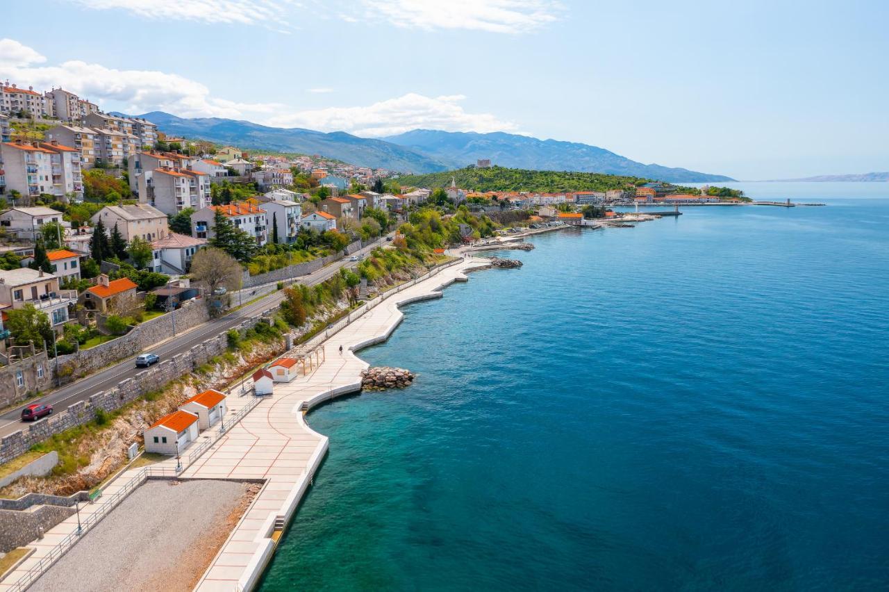 Apartments By The Beach Adela Senj セニ エクステリア 写真