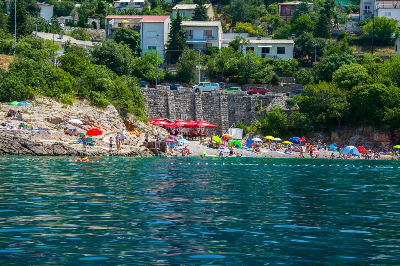 Apartments By The Beach Adela Senj セニ エクステリア 写真