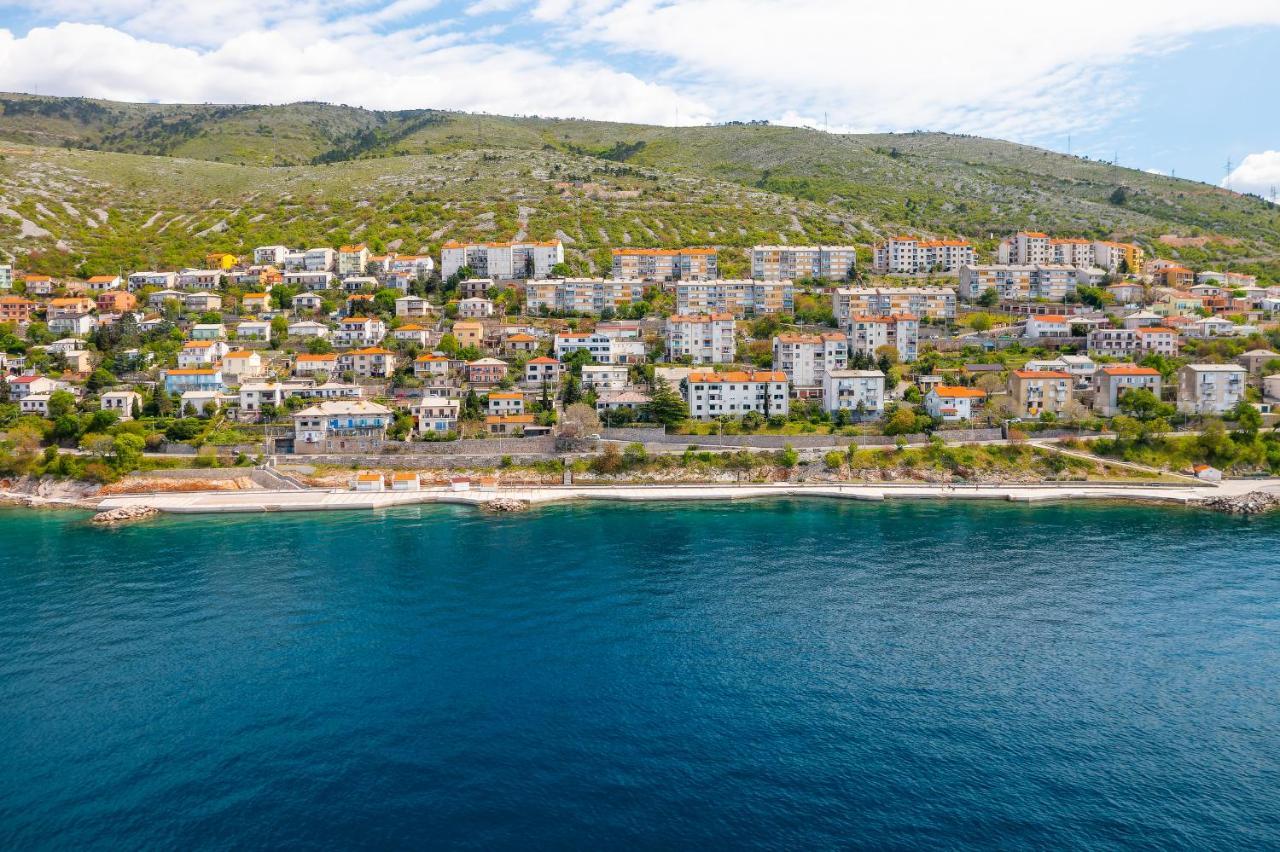 Apartments By The Beach Adela Senj セニ エクステリア 写真