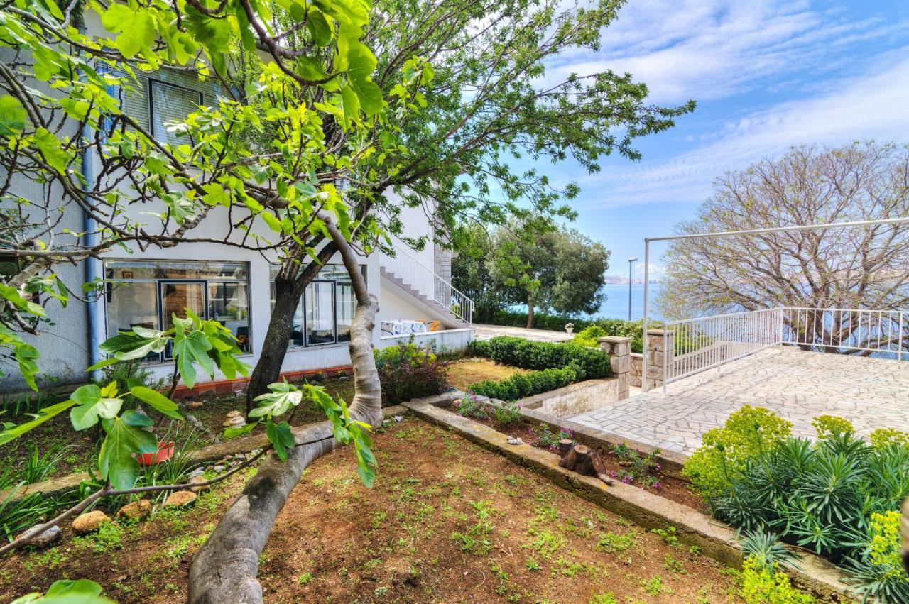 Apartments By The Beach Adela Senj セニ エクステリア 写真