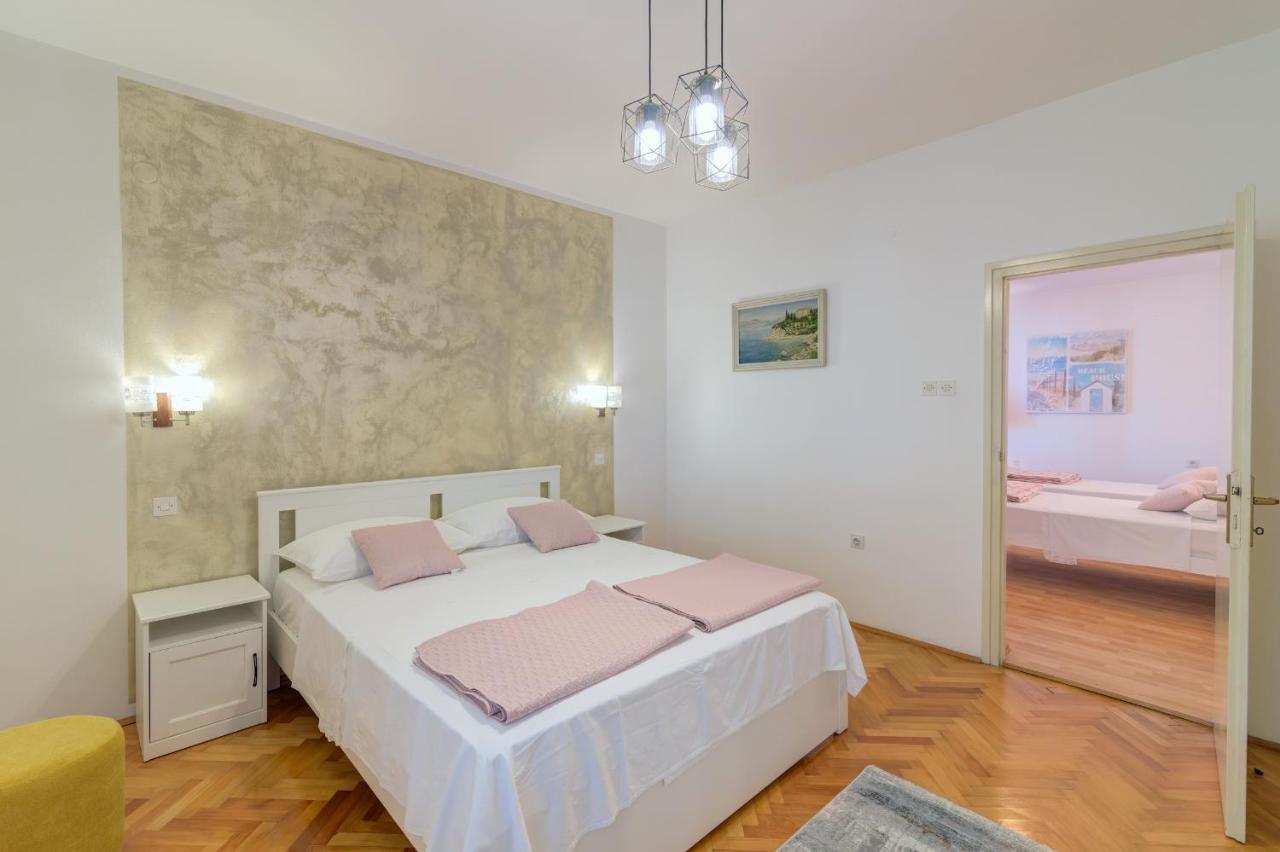 Apartments By The Beach Adela Senj セニ エクステリア 写真